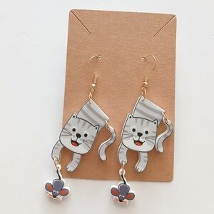 Fashion Jewelry Cat and Mouse Earrings - Gray and Black
